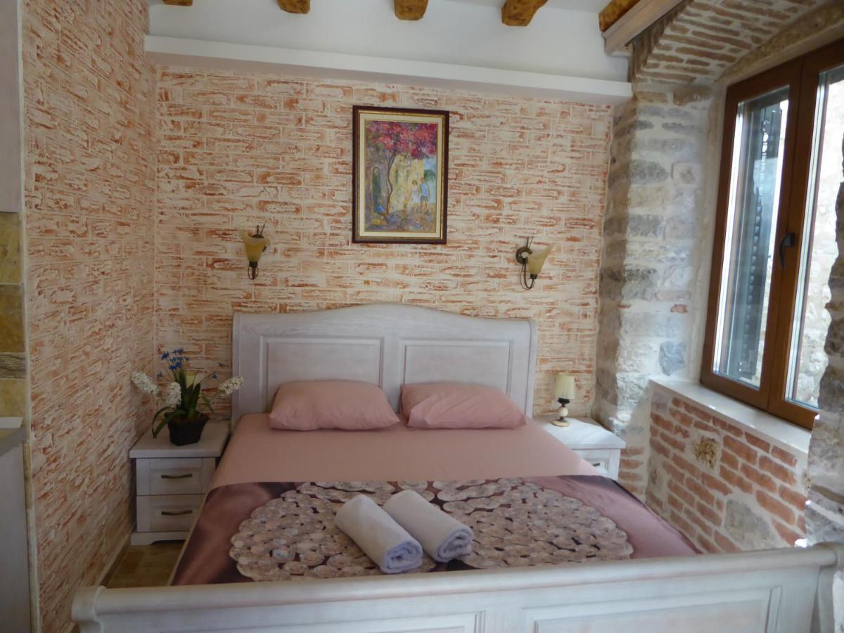 Apartaments Charlie Chaplin Kotor Exterior foto