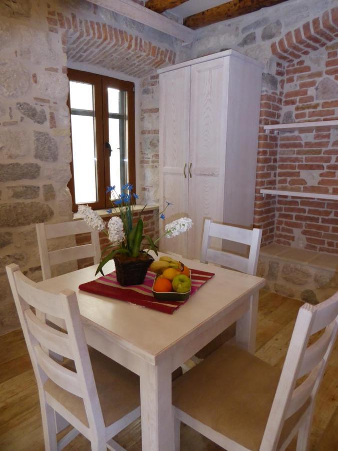 Apartaments Charlie Chaplin Kotor Exterior foto